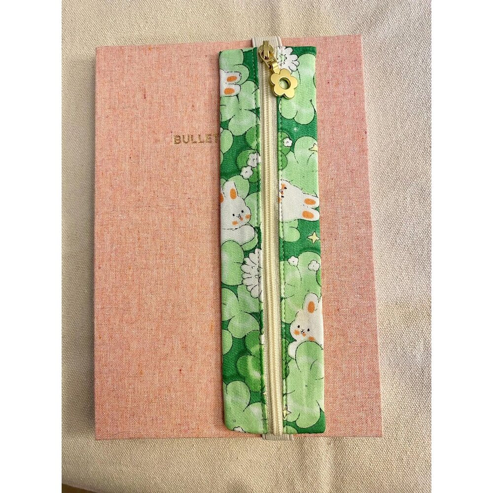 Hand made Attachable elastic bookmark pen holder with zipper